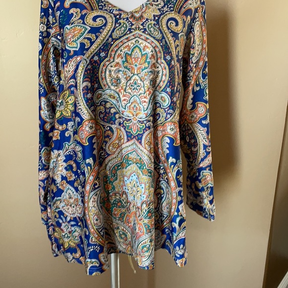 Blouse- Woman’s Floral Print New With Tags-Large - Picture 3 of 6